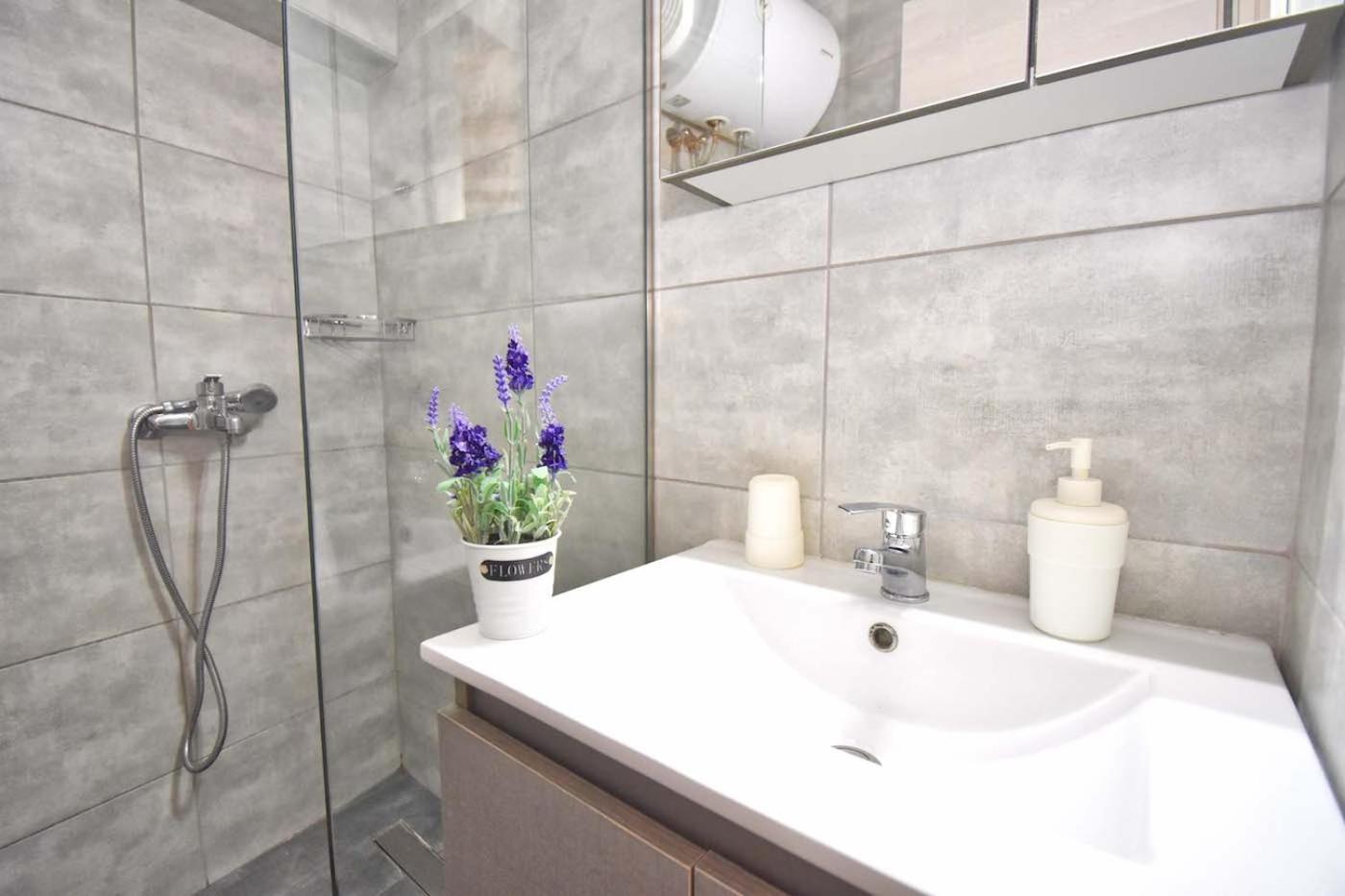 Mouragia Seaside Apartment *